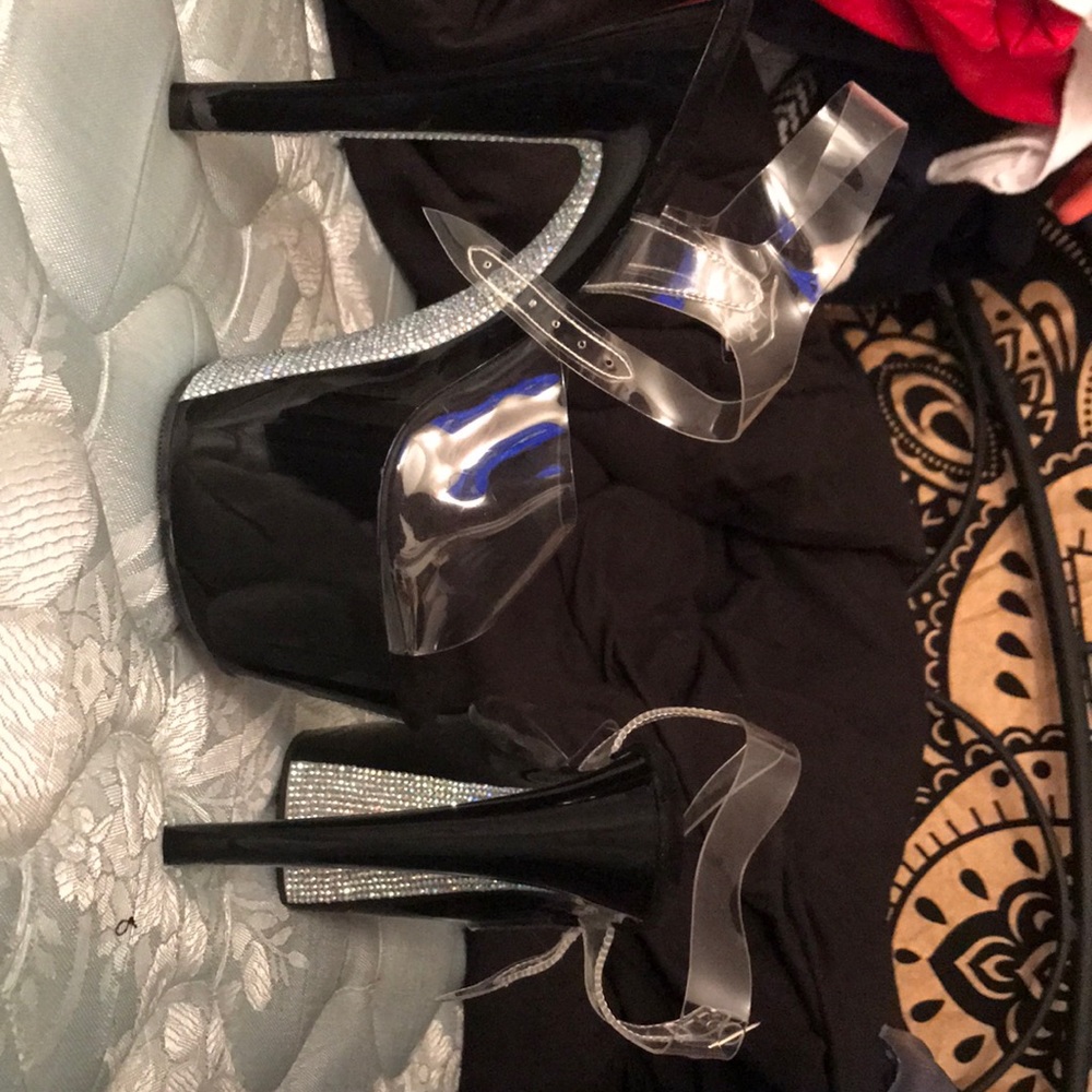 High heels shoes